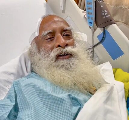 Spiritual leader Sadhguru Jaggi Vasudev after an emergency brain surgery Apollo Hospital in New Delhi. Photo: X/@SadhguruJV via PTI